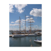 Barco Alto En El Puerto De Varna