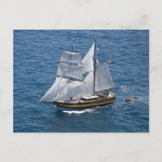 Postal Barco de navegación hermoso