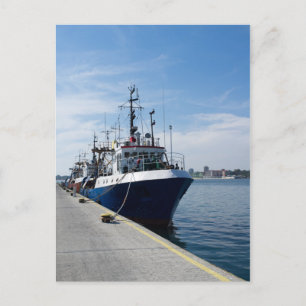 Postal Barco de pesca en amarre