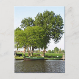 Postal Barco de postas con canal en la escena rural holan