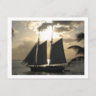 Postal Barco de vela al atardecer