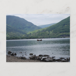 Postal barco pequeño en Loch Lomond