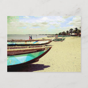 Postal Barcos en la playa tropical