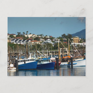 Postal Barcos pesqueros en el puerto deportivo Coffs Harb