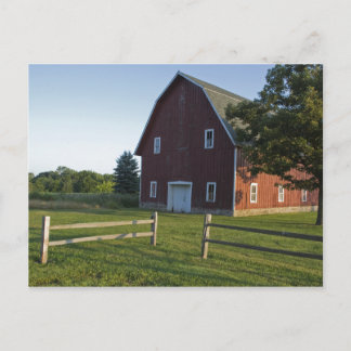 Postal Barn Rojo con cerca