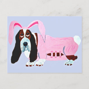 Postal Basset Hound con traje de conejo rosa