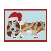 Basset Hound enredado en espumillón