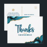 Postal Bat Mitzvah Oro Turquesa Ágata Escritura Gracias<br><div class="desc">Asegúrate de que tu Bat Mitzvah favorito muestre su agradecimiento a todos los que apoyaron su evento trascendental. Envía esta tarjeta postal de agradecimiento personalizada, moderna y única. La escritura a mano en azul turquesa y la tipografía sans serif en negrita se superponen en un fondo blanco simple y limpio...</div>