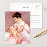 Postal Bebé John Enfermo | Mary Cassatt<br><div class="desc">El bebé John Being Nursed (1910) de la impresionista artista estadounidense Mary Cassatt. El retrato original de arte fino representa a una madre vestida de enfermería rosa con su bebé. Utilice las herramientas de diseño para agregar texto personalizado o personalizar la imagen.</div>