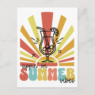 Postal Bebiendo Vibraciones de Verano, Sol Retro, Vaso de