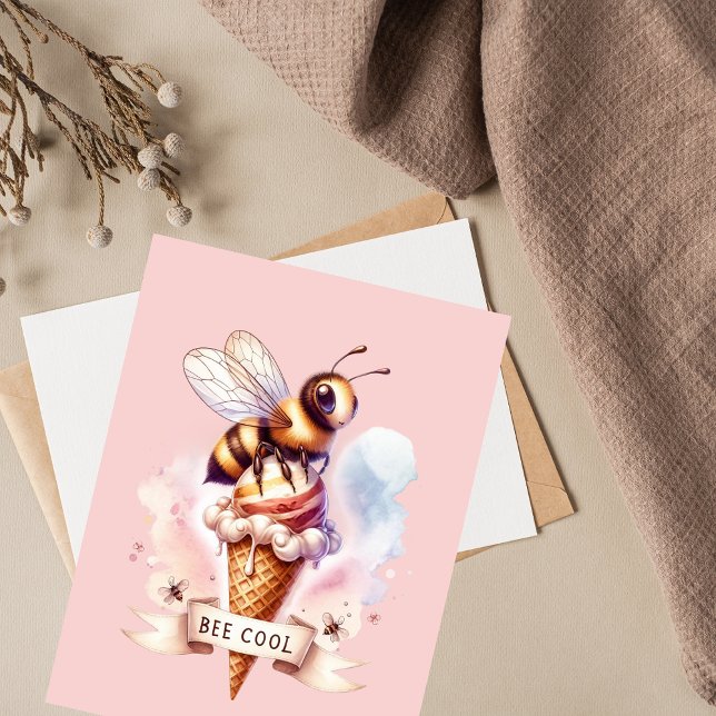 Postal Bee Cool Whimsical (Subido por el creador)