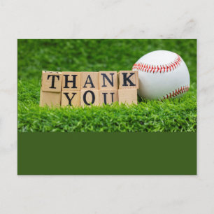 Postal Béisbol gracias con béisbol en hierba verde 