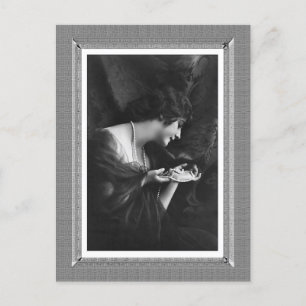 Postal Belleza vintage - collar de perlas - en blanco y n