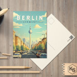 Postal Berlín Alemania Viaje al arte Vintage<br><div class="desc">Diseño de viaje vectorial retro de Berlín. La ciudad es conocida por su escena artística y por sus monumentos modernos,  como la Filarmónica Berliner de colores dorados y techados de ciénaga.</div>