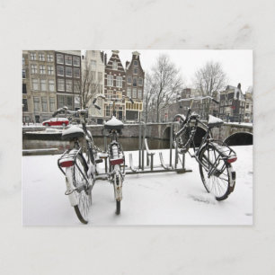 Postal Bicis en Amsterdam nevosa en los Países Bajos