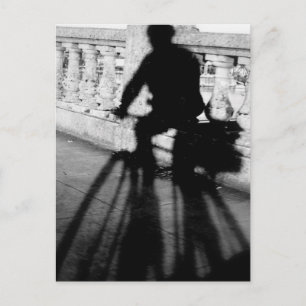 Postal Bicyclist en el puente de Burnside, Portland,