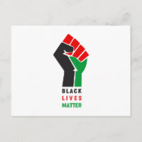 Black Lives Matter levantó el símbolo de puño Afri