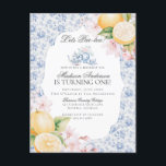 Postal Blue Floral Chinoiserie Tea Toile Birthday Partea<br><div class="desc">¡Es hora de ir a Par-tea! Elevar su próxima fiesta de cumpleaños con este delicado ramo de flores chinoiserie azul claro. Esta temática floral caprichosa se inspira en el encanto de un jardín francés,  decorado con un mosaico pastel con azulejos y flores rosas suaves.</div>