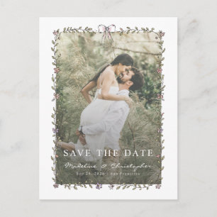 Postal Boda caprichosa con flores dibujadas a mano para g
