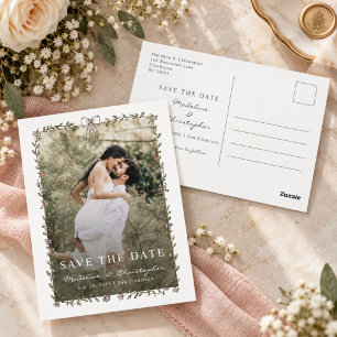 Postal Boda caprichosa con flores dibujadas a mano para g