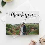 Postal Boda de escritura de caligrafía negra. Gracias.<br><div class="desc">Whimsical y moderno gracias postal con escritura de caligrafía negra. Esta foto gracias postal será perfecta para bodas y graduaciones.</div>