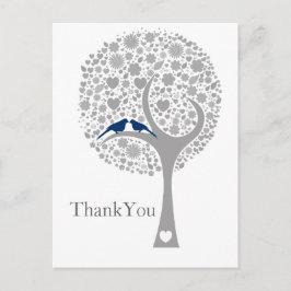 Postal boda de los pájaros amorosos azul marino del árbol