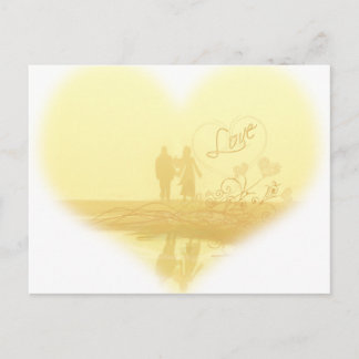 Postal Boda en la playa del corazón amarillo