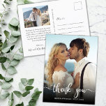 Postal Boda fotográfico de caligrafía moderna de presupue<br><div class="desc">Moderna Y Elegante Boda De Guión Letrado A Mano. Gracias Postcard. Modern Stylish boda gracias a la plantilla de postcard que incluye una foto vertical completa en el frente con el texto superpuesto "Gracias" en un tipo de letra manuscrito de tipografía en color blanco en la imagen. Personalice el nombre...</div>