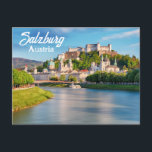 Postal Bonito Salzburgo con el castillo en Austria<br><div class="desc">Diseño elegante y acogedor con fotografía de la ciudad de Salzburgo en Austria con su río y su castillo Festung Hohensalzburg. esta postal será un regalo personalizado perfecto.</div>