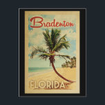 Postal Bradenton Palm Tree Vintage Travel<br><div class="desc">Un diseño artístico moderno Bradenton Florida de estilo retro único a mediados de siglo,  con un estilo poster de viajes vintage. Cuenta con una palmera curvada en una playa de arena con el océano bajo un cielo azul turbio.</div>