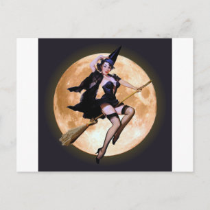 Postal Bruja de plumas contra una luna de cosecha