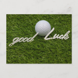 Postal Buena suerte en el golf con césped verde