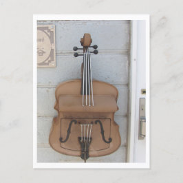 Postal Buzón con forma de violín en Japón