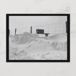Postal Buzón de correo en cerca en foto de nieve alta