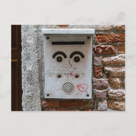 Postal Buzón divertido con cara sonriente