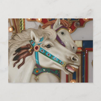 Postal Caballo carrusel blanco con imagen de la brida azu