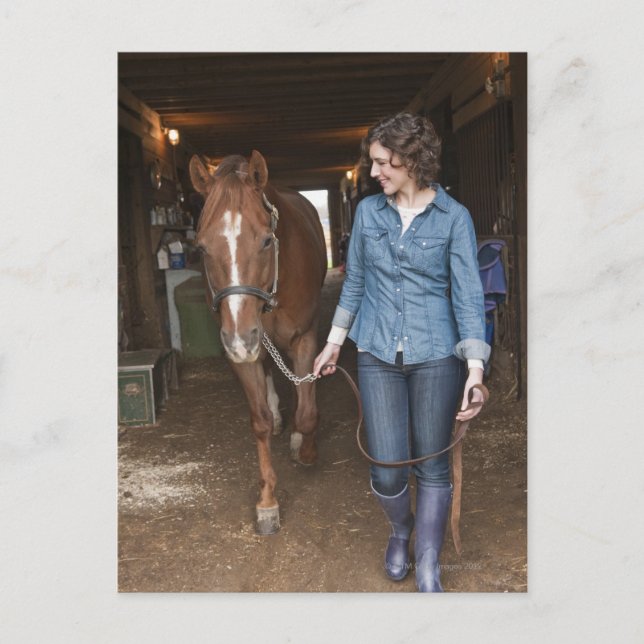 Postal Caballo de liderazgo femenino (Anverso)