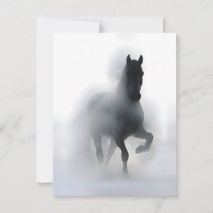 Postal Caballo Majestuoso en la Niebla – Abstracto Minima