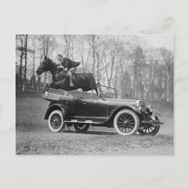 Postal Caballo saltando sobre automóvil, 1923 (Anverso)