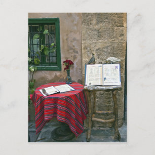 Postal Café en la acera, Chania, Creta, Grecia