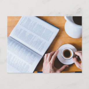 Postal Café y libro; Domingo perezoso