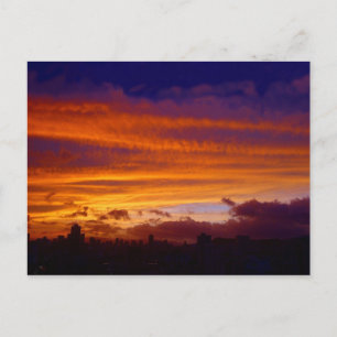 Postal Caída de la noche sobre la ciudad