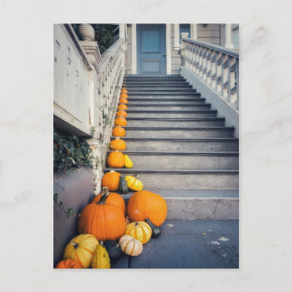 Postal Calabazas en escaleras