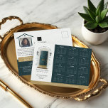 Postal Calendario inmobiliario de las puertas de color ve<br><div class="desc">Hermosa y elegante postal de comercialización de inmuebles 2025. Nuestro diseño cuenta con nuestra propia puerta delantera de color agua pintada a mano de color verde oscuro. Acentuado con toques de oro en la ranura del buzón, el mango de la puerta y el patín de la puerta. Modernos apliques negros...</div>