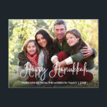 Postal Caligrafía moderna Fotografía de la familia Hanukk<br><div class="desc">Guión moderno de caligrafía divertida Happy Hanukkah Family Photo Postcard</div>