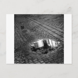 Postal Calle Cobblestone con charco, Innsbruck Austria