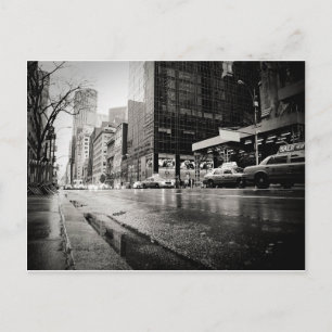 Postal Calle de Nueva York en la lluvia