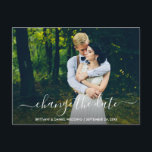 Postal Cambiar la fecha moderna del guión moderno Nueva f<br><div class="desc">Moderno Guión De Moda Cambia La Fecha Boda Posposición Nueva Tarjeta Fotográfica De Pareja Boda</div>