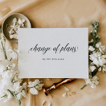 Postal Cambio de planes | Tipografía elegante<br><div class="desc">Estas simples y mínimas tarjetas de reprogramación o postergación de bodas presentan caligrafía negra que dice "cambio de planes" en un fondo blanco y falso de papel acuarela. Si debe cambiar la fecha de su boda,  esta es una manera sencilla y elegante de hacerlo.</div>