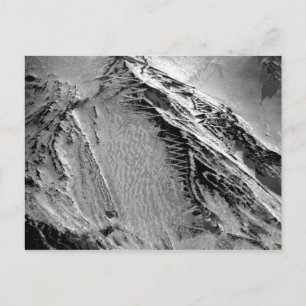 Postal Camino de la Cumbre del Monte Fuji cubierto de nie